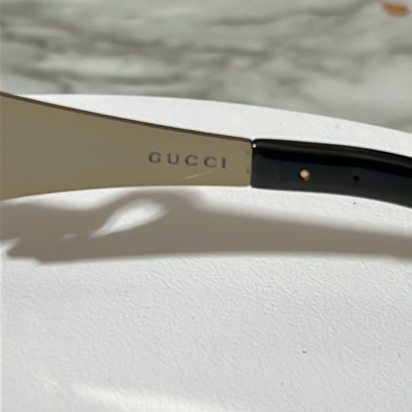 GUCCI BAMBOO SUNGLASSES WITH THE CASE. IN EXCELLENT USED CONDITION. - Picture 11 of 16